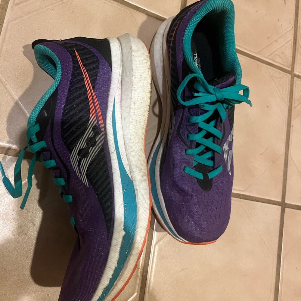 Saucony endorphin Running Shoes, size 9